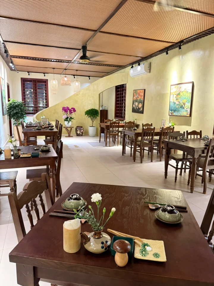 Ban An Cho Gia Dinh at Dan Huong Chay Hai Phong