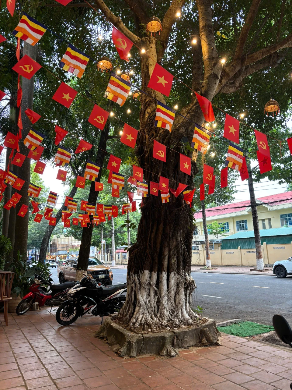 Không gian và món chay tại Đàn Hương Chay Hải Phòng